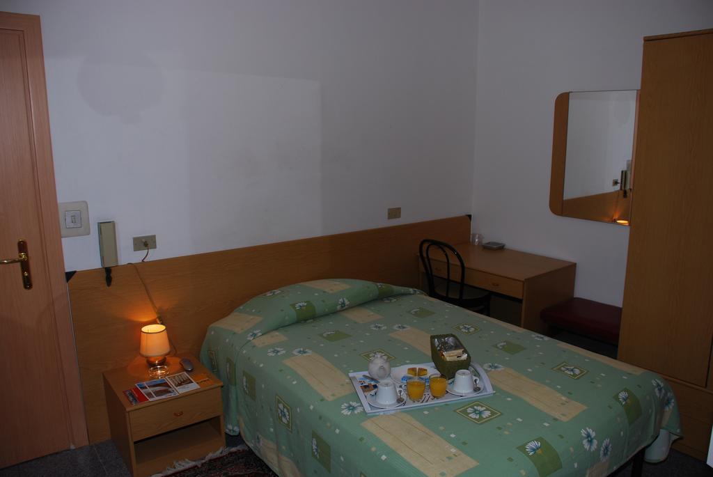 Hotel Major Genova Kültér fotó